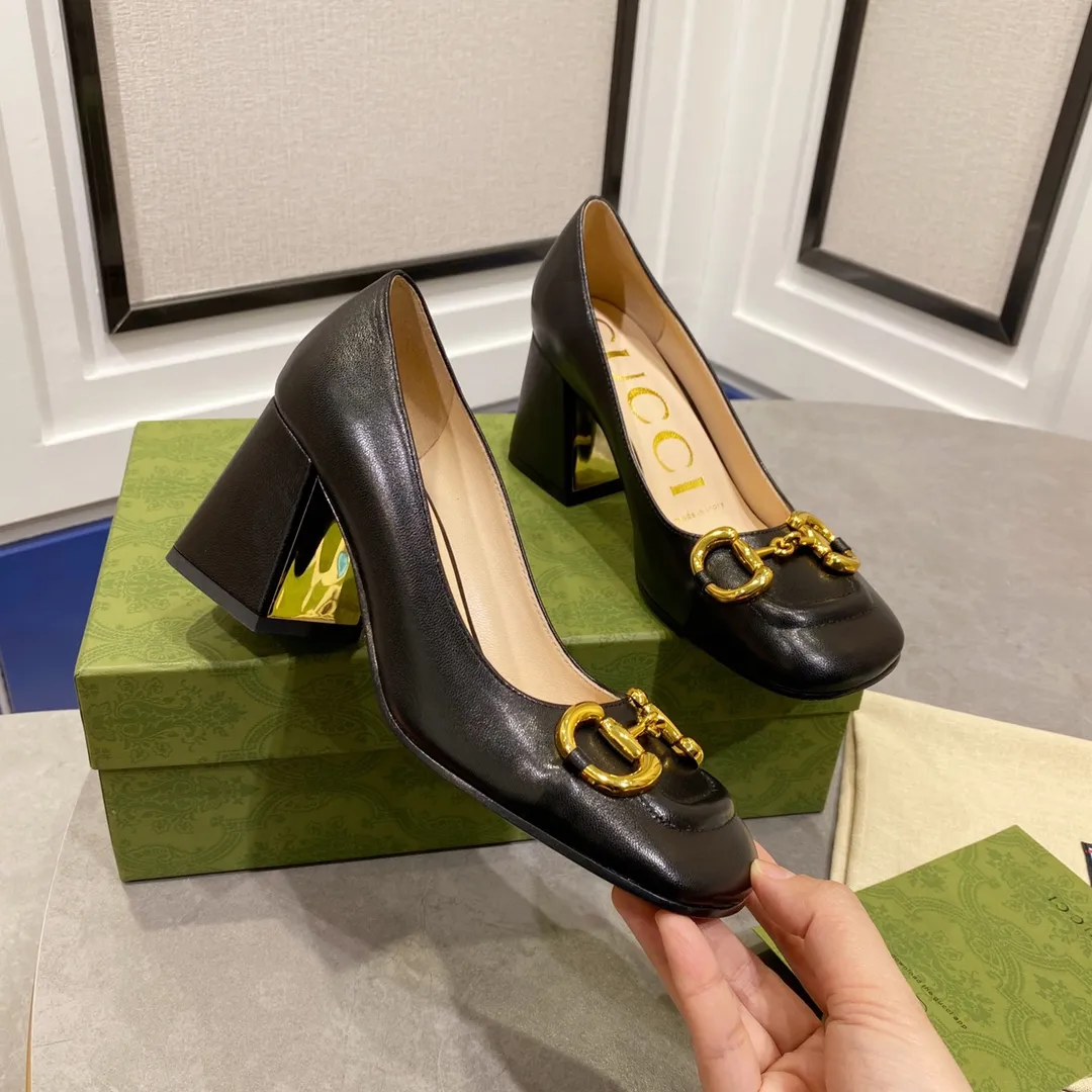 👟👟Ex-factory price 480👟👟 Gucci 〰️2023 early spring horsebit series ✔️Square-toe thick-heeled shoes/back empty sandals ✔️This series combines the classic horsebit design, fashionable and versatile ✔️Upper: imported lambskin upper/sheepskin lining ✔️Original 1:1 molded hardware ✔️Italian imported cowhide bottom ✔️Heel height: 2.5cm/7.5cm ✔️Size: 34-40
